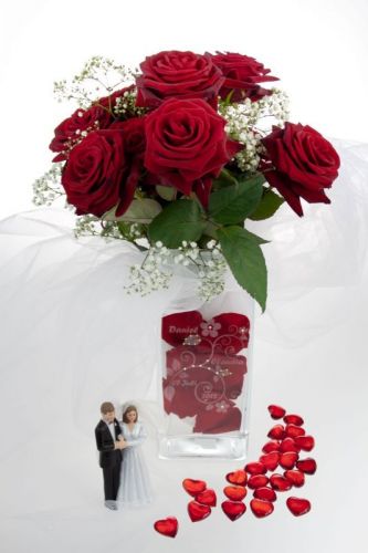 Hochzeitsvase mit Blumengravur